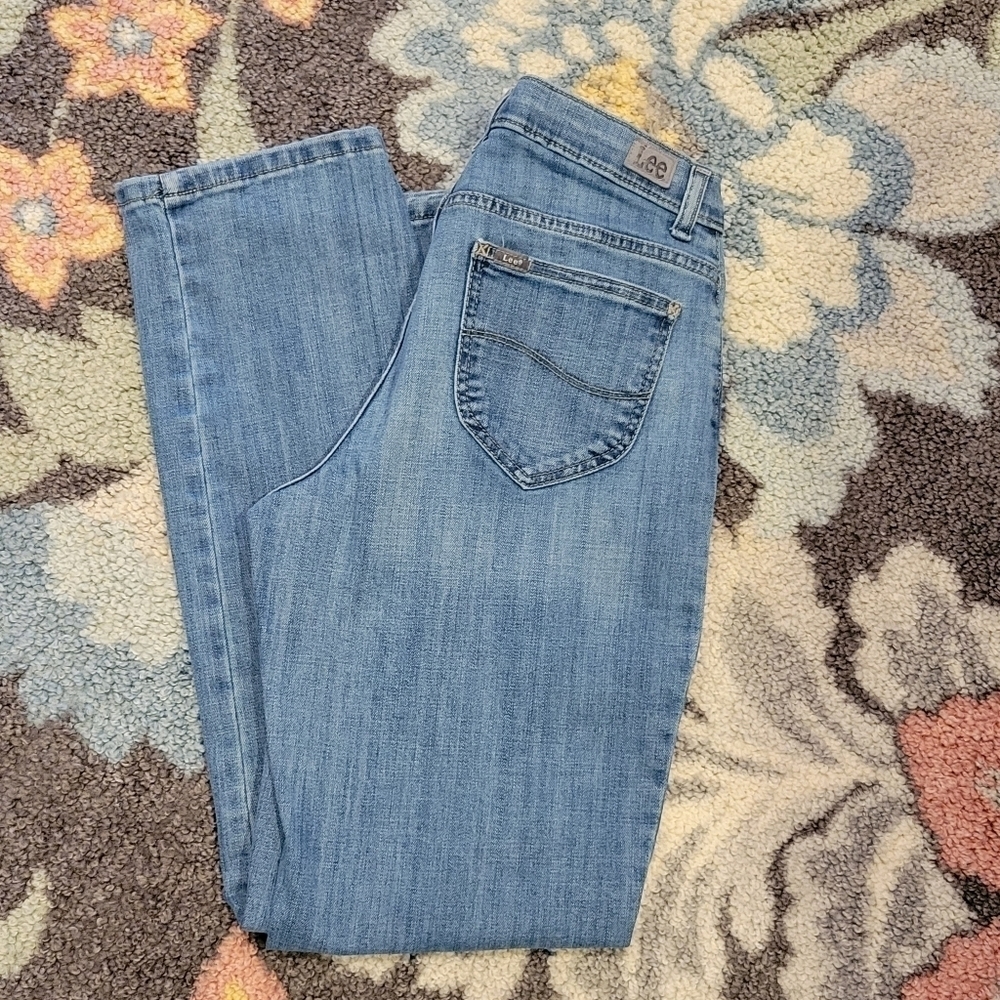 Lee Relaxed Fit Straight Leg Mid Rise Light Blue Denim Jeans Size 10 medium